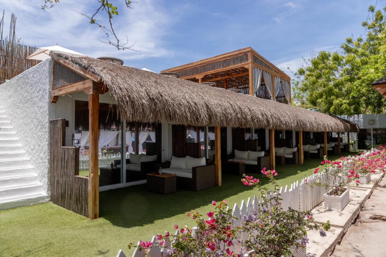 Bora Bora Club & 4*