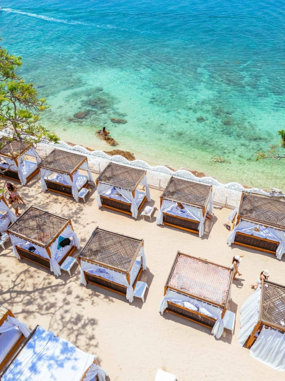 Bora Bora Club & Hotel
